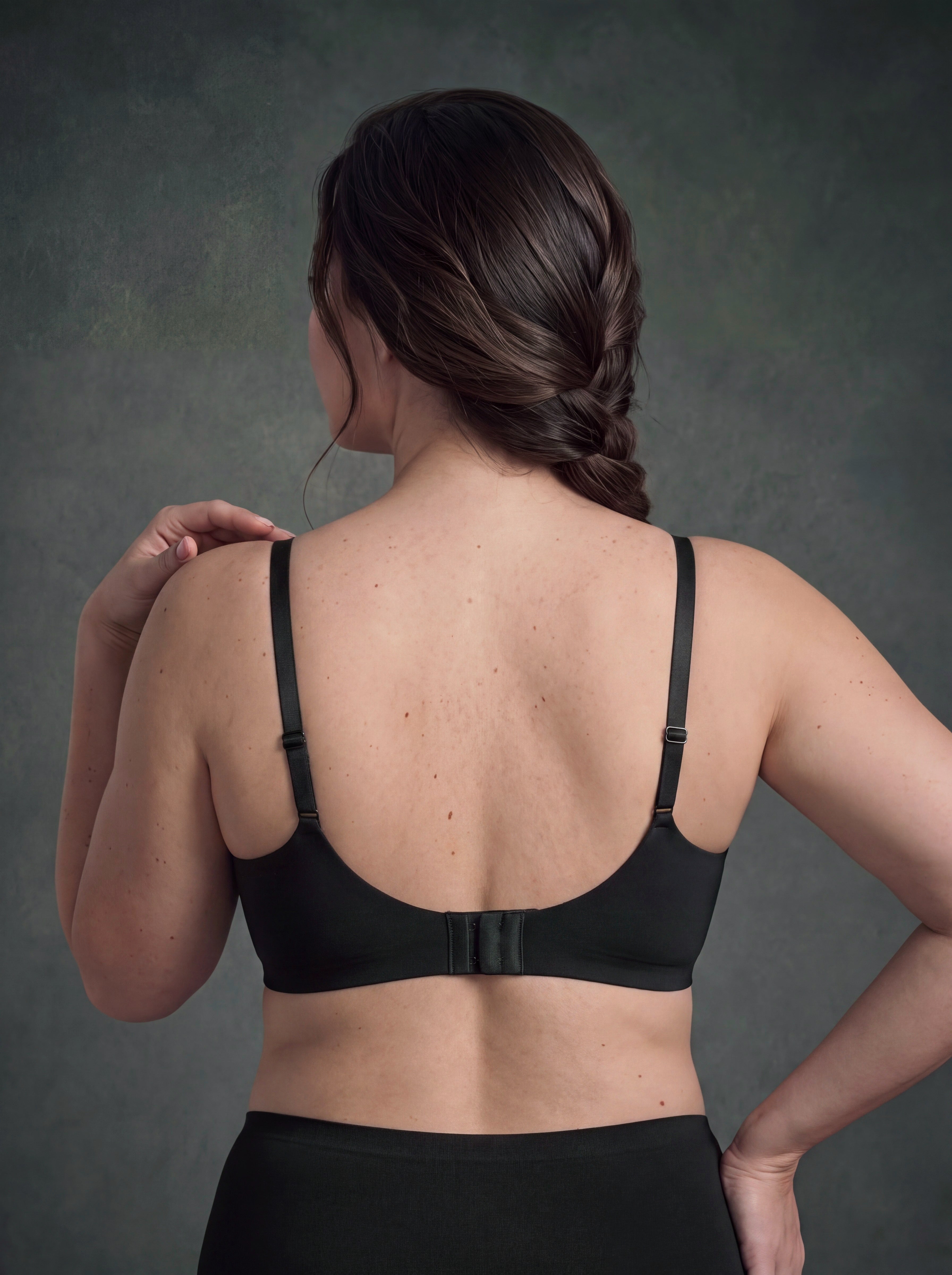 Waluoo Seamless Deep V Wireless Bra with Adjustable Back Closure