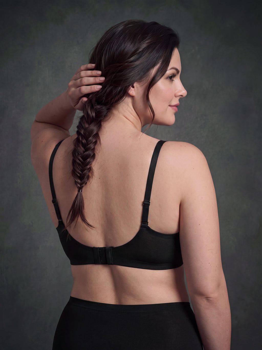 Waluoo Seamless Deep V Wireless Bra with Adjustable Back Closure